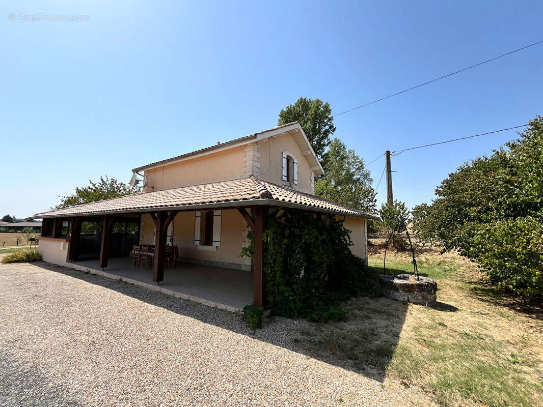 Maison à LOUGRATTE