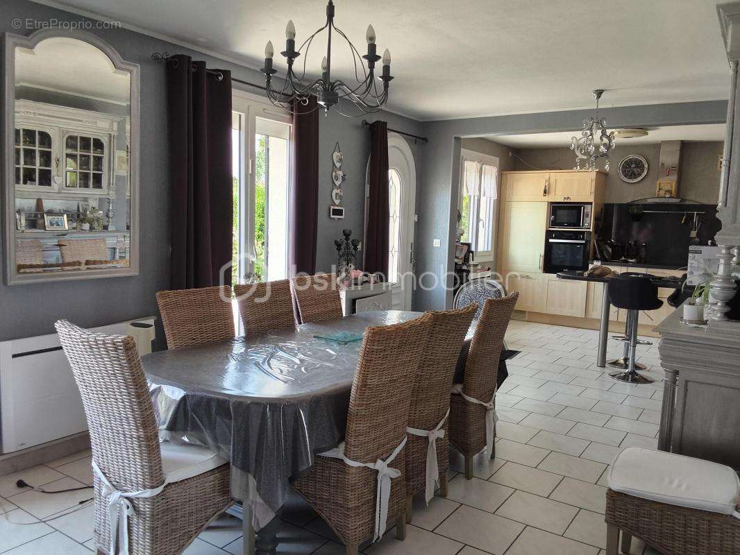 Pavillon individuel de 103m2 avec sous-sol complet sur un terrain clos et arboré de 1511m2 - photo 6