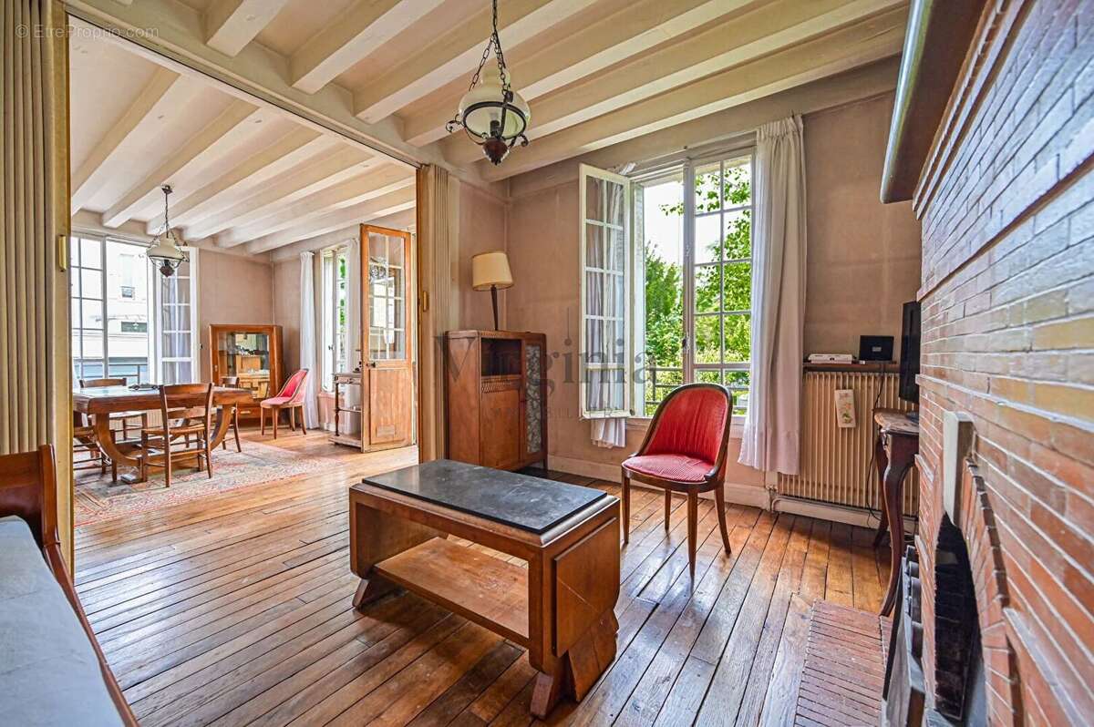 Appartement à CHARENTON-LE-PONT