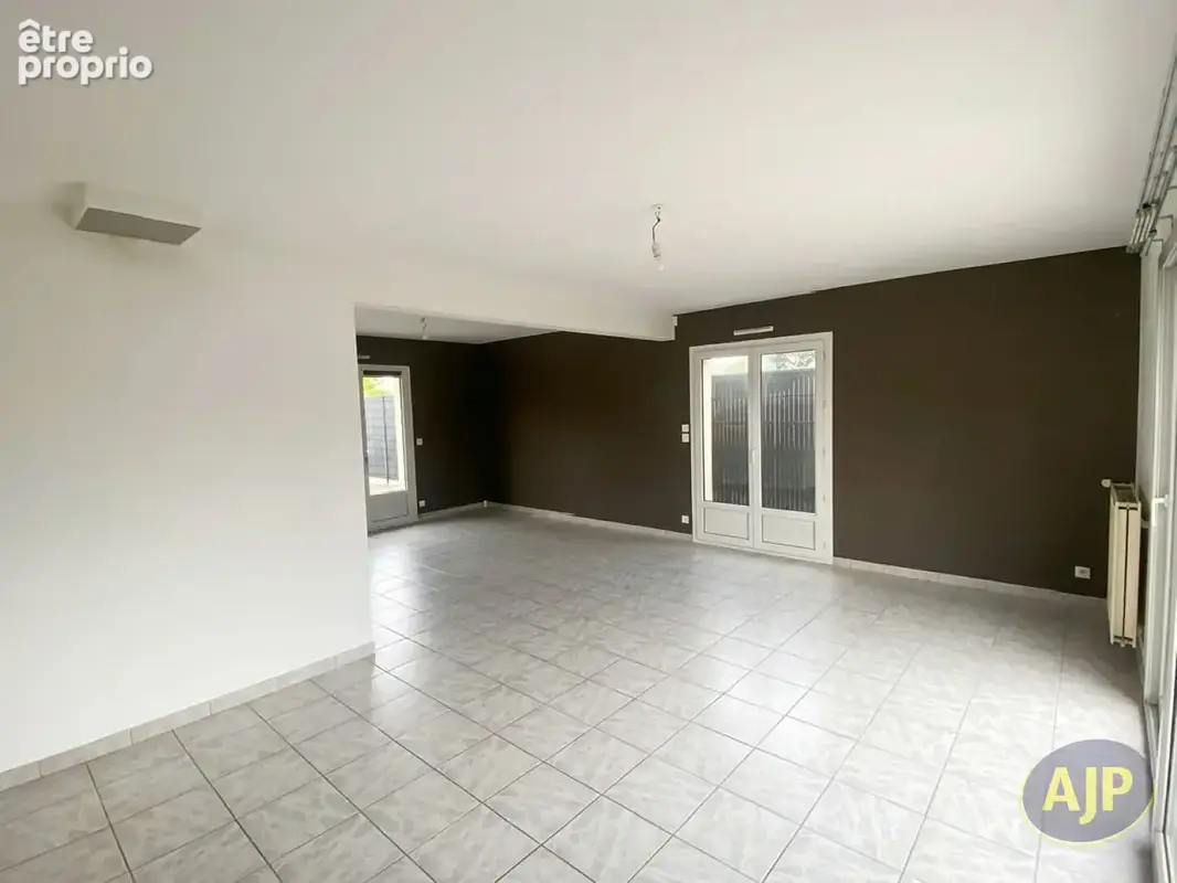 Maison Saint Barthelemy D Anjou 7 pièce(s) 140 m2 - photo 2