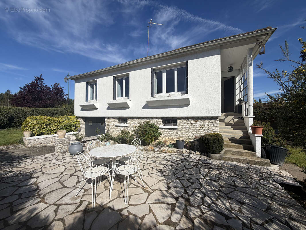 Maison à HOUDAN