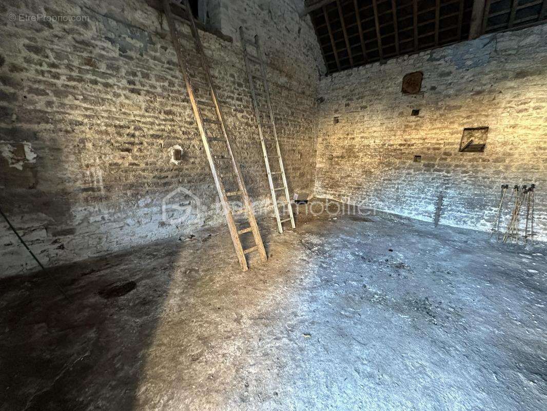 Maison à NOYERS-BOCAGE