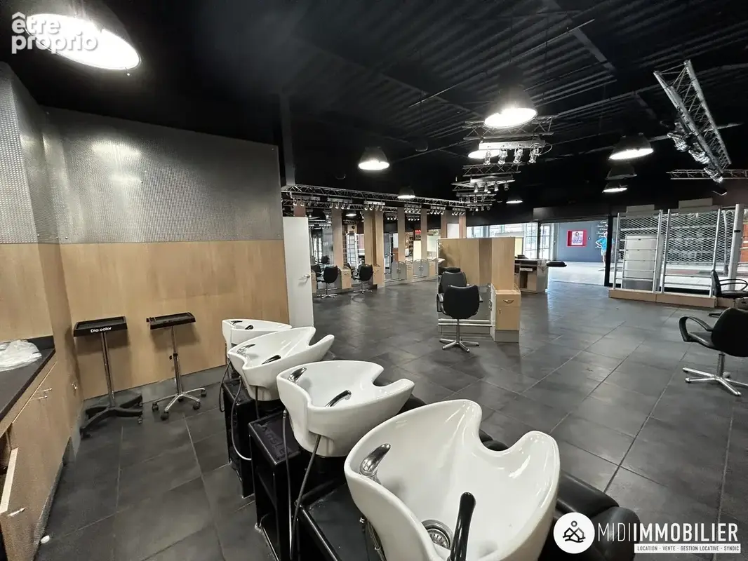 Commerce 138 m² à vendre à Albi (81000) - photo 2