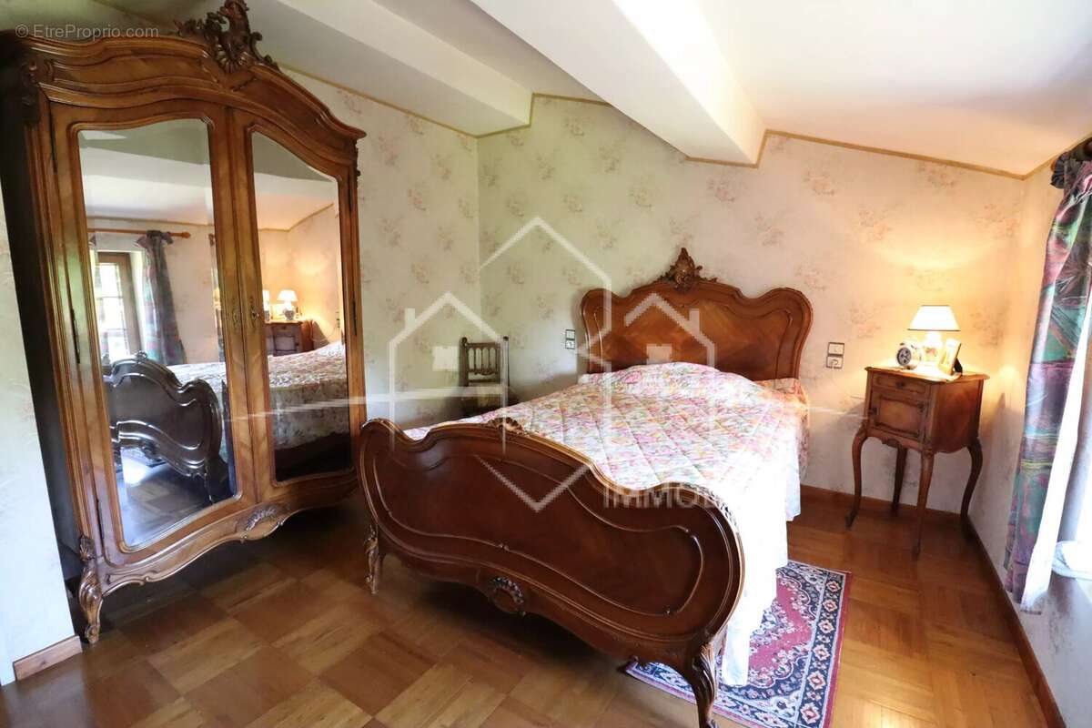 Maison à LAPEYROUSE-MORNAY