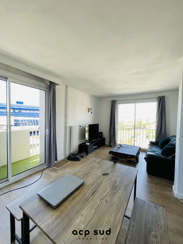 Appartement à MARSEILLE-4E