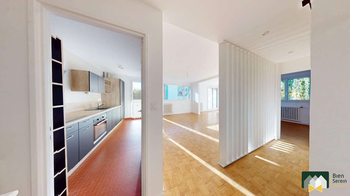 Vue de l'entrée - Appartement à CHARTRES