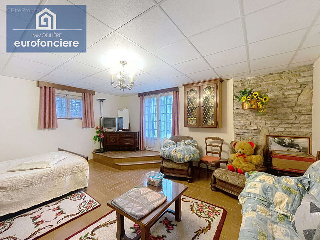 Maison à SAINT-JULIEN-LES-VILLAS