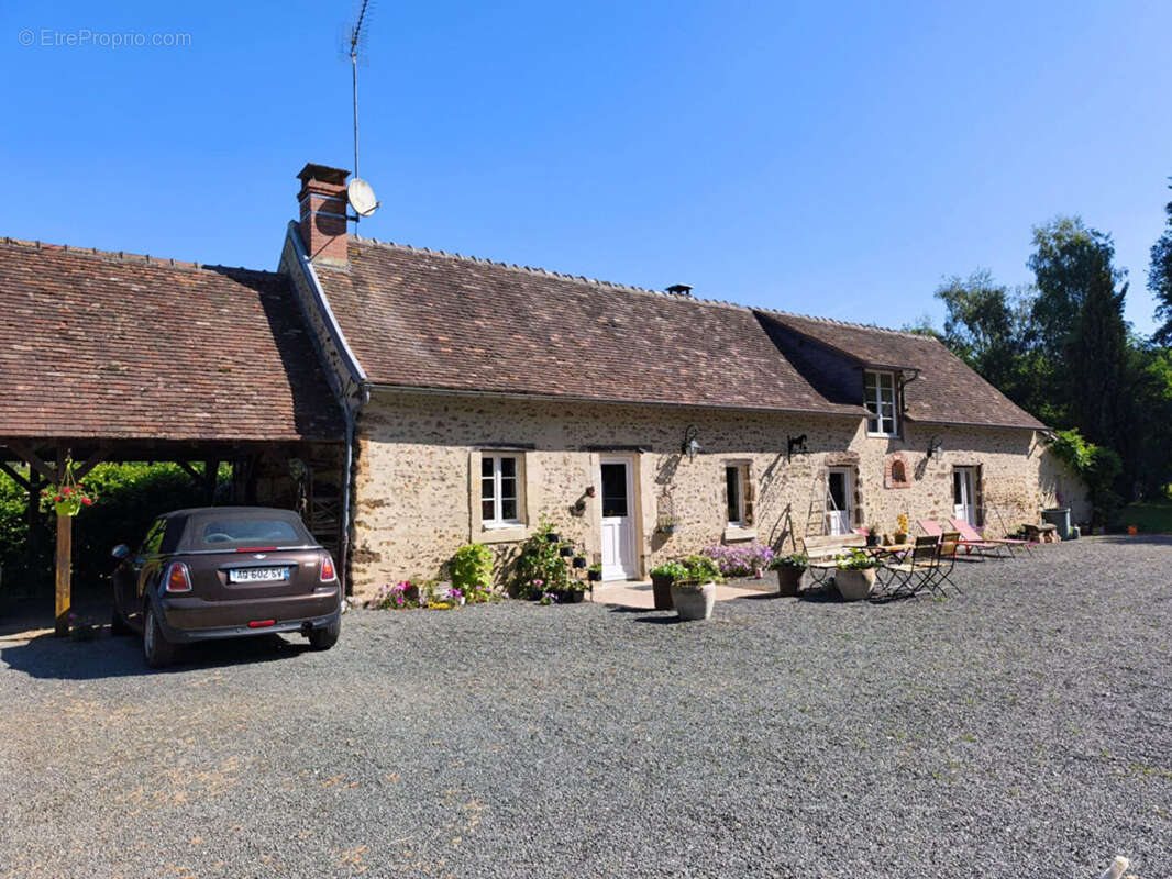 Maison à MONCE-EN-BELIN