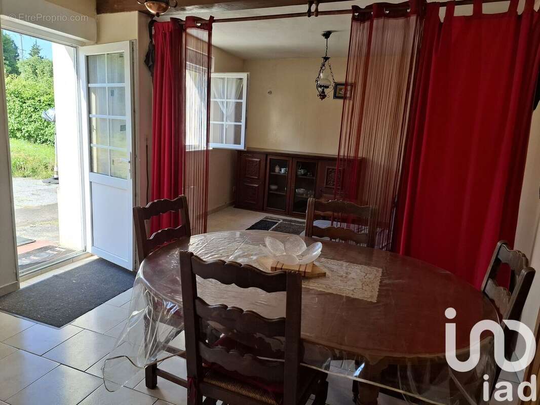 Maison 55 m² à Saint-Antonin-De-Sommaire  - photo 3