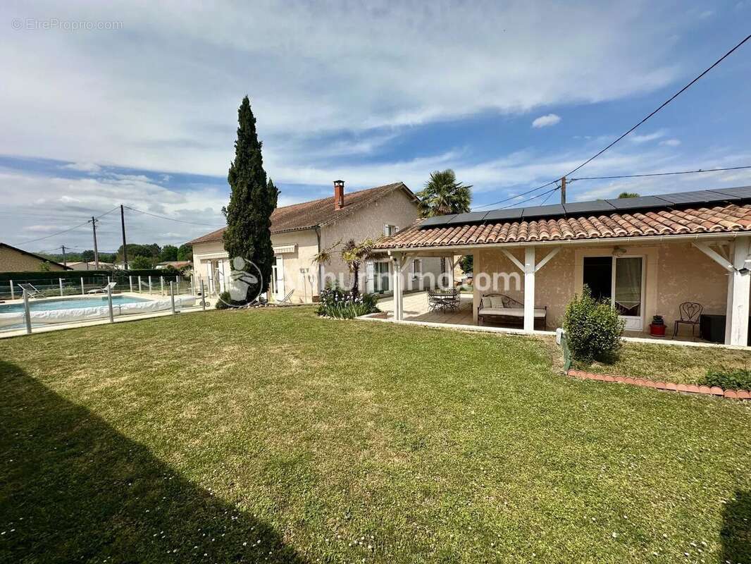 Maison à SAINT-LEON-SUR-L'ISLE