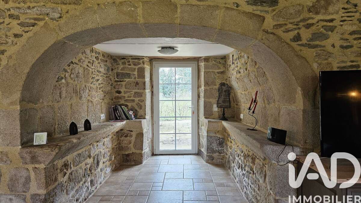 Maison 600 m² à Labastide-Du-Haut-Mont  - photo 6