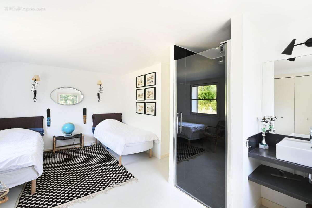 Maison à LES PORTES-EN-RE