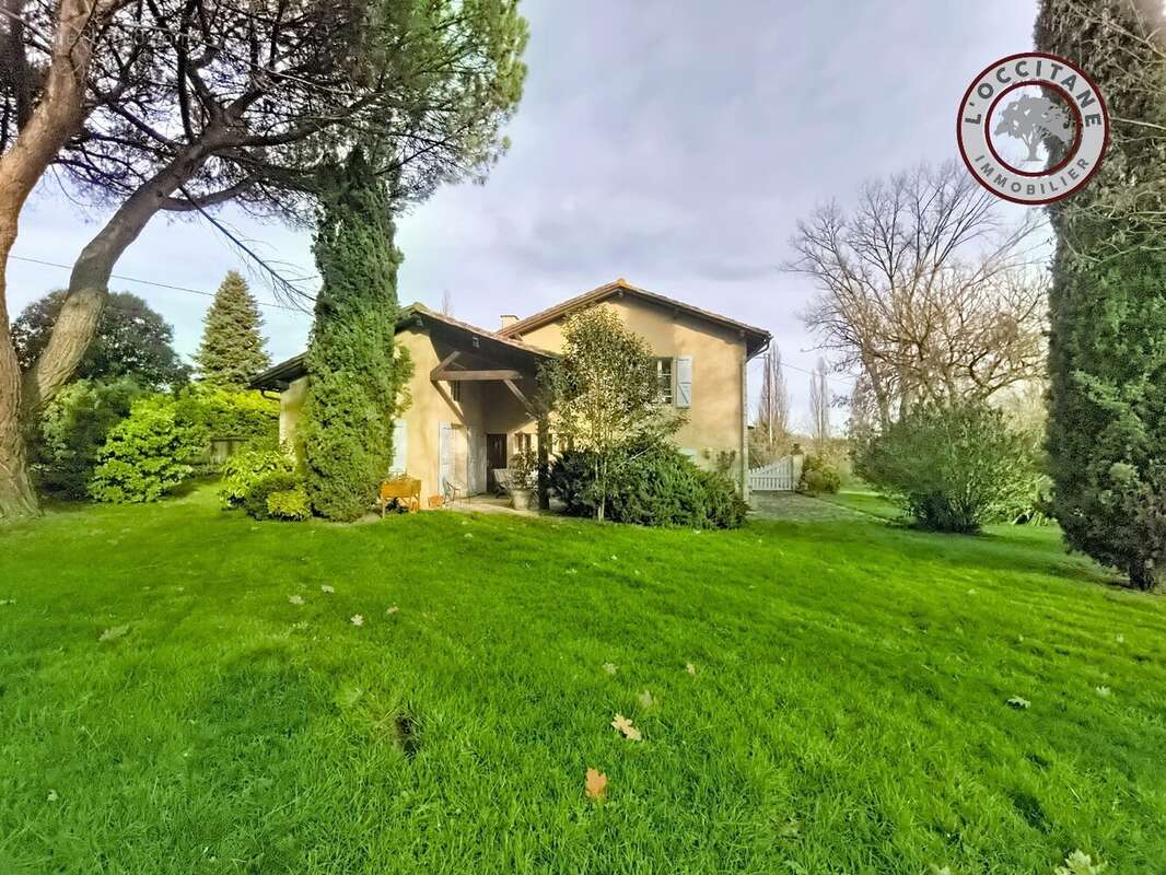 Maison à MAUVEZIN