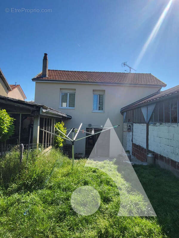 Maison à SAINTE-SAVINE