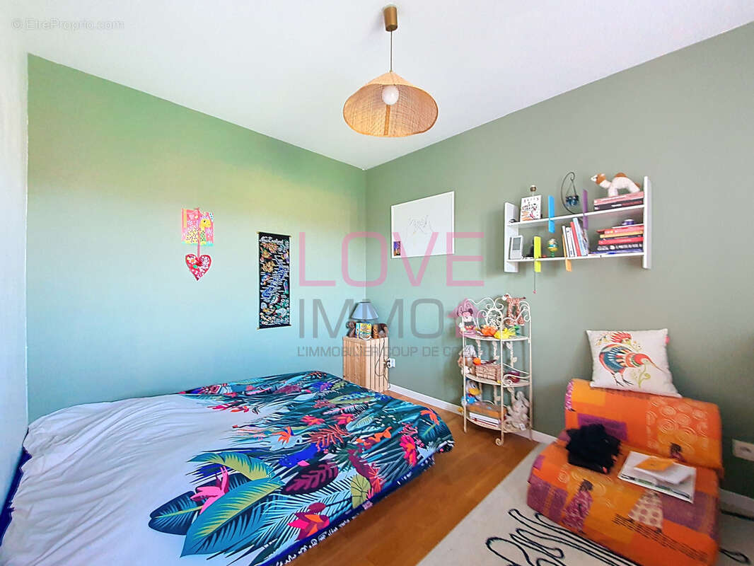 Maison à LA BATIE-MONTGASCON