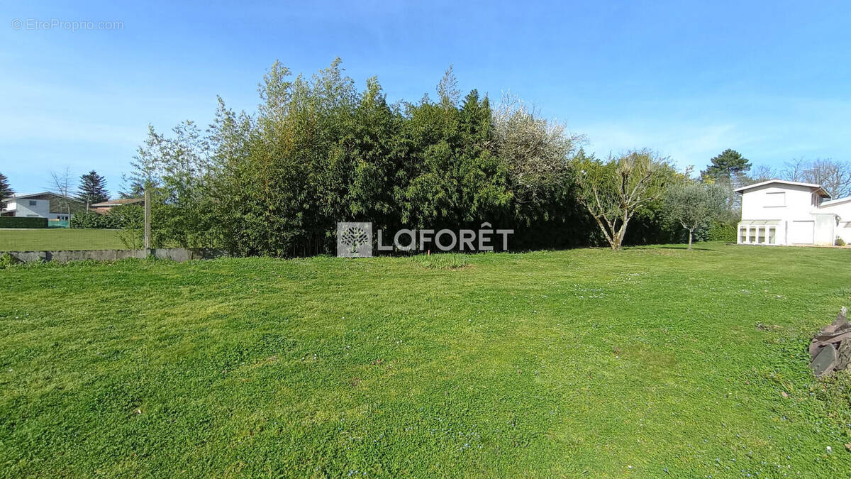 Terrain à GRADIGNAN