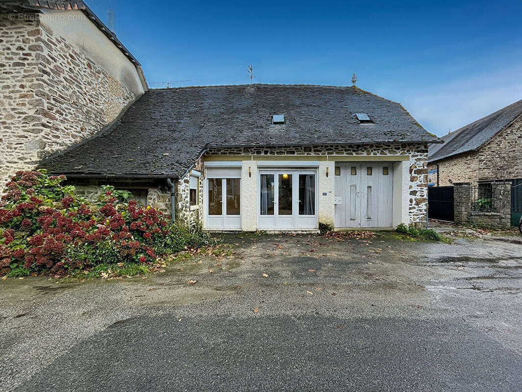 Maison à MAGNAC-BOURG