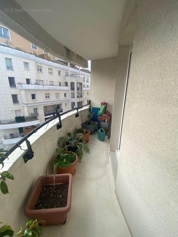 Appartement à COURBEVOIE