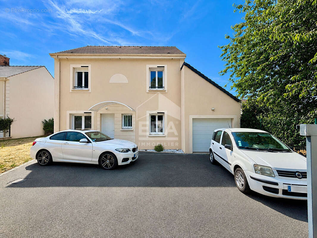 Maison à MENNECY