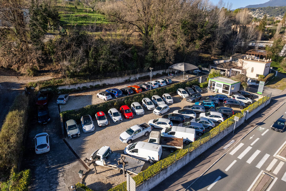 Commerce à LA COLLE-SUR-LOUP