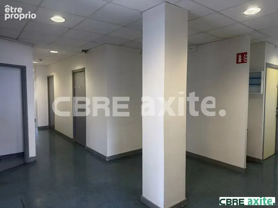 Commerce 1328 m² à Vienne  - photo 3