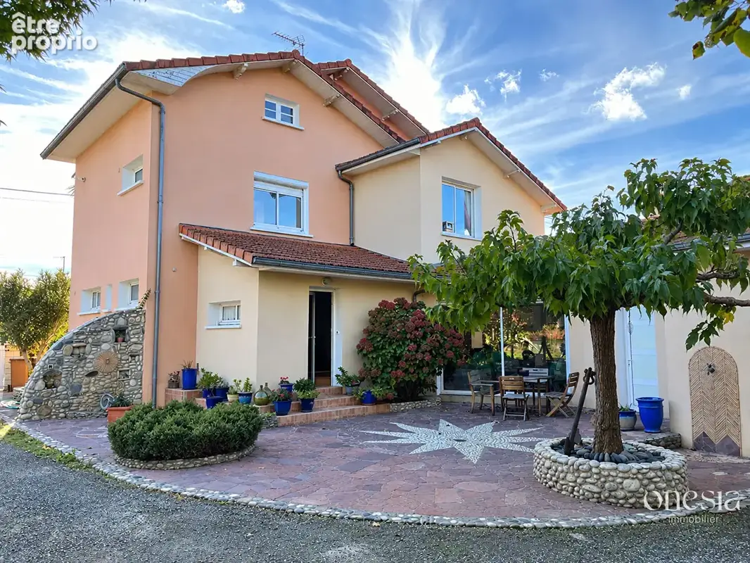 Maison 6 pièces 250 m² à vendre à Lescar (64230) - photo 1