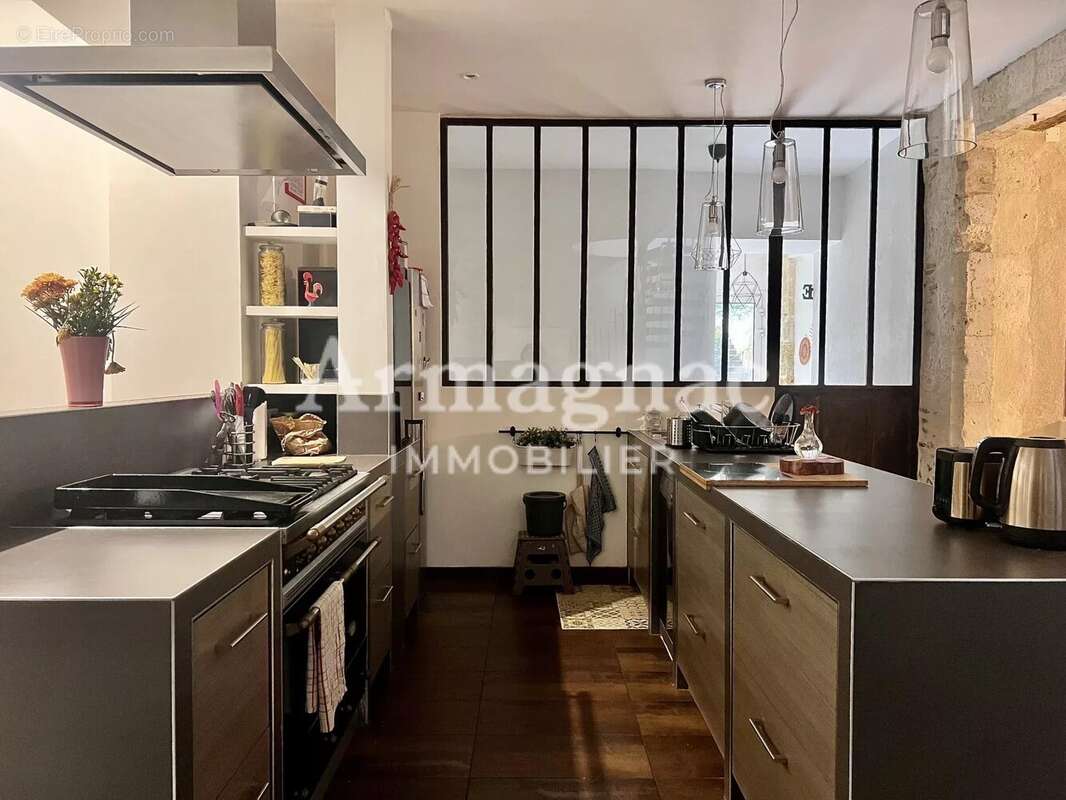 Maison à VIC-FEZENSAC