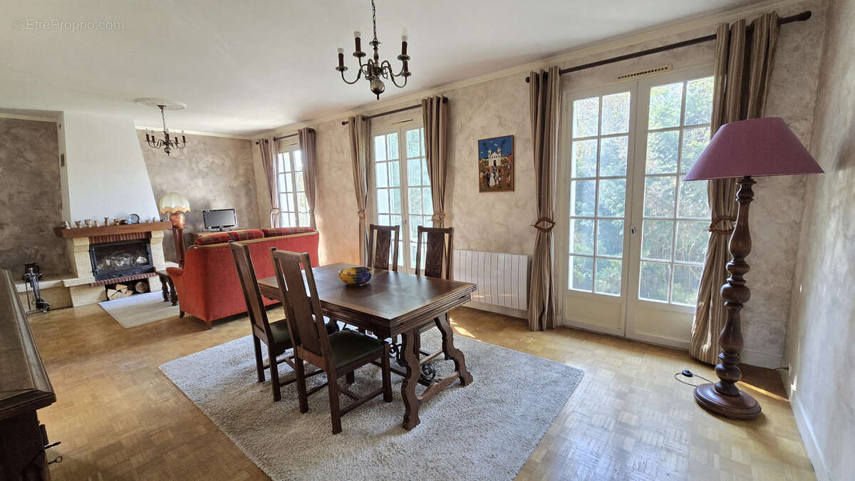 Maison à LIMOURS