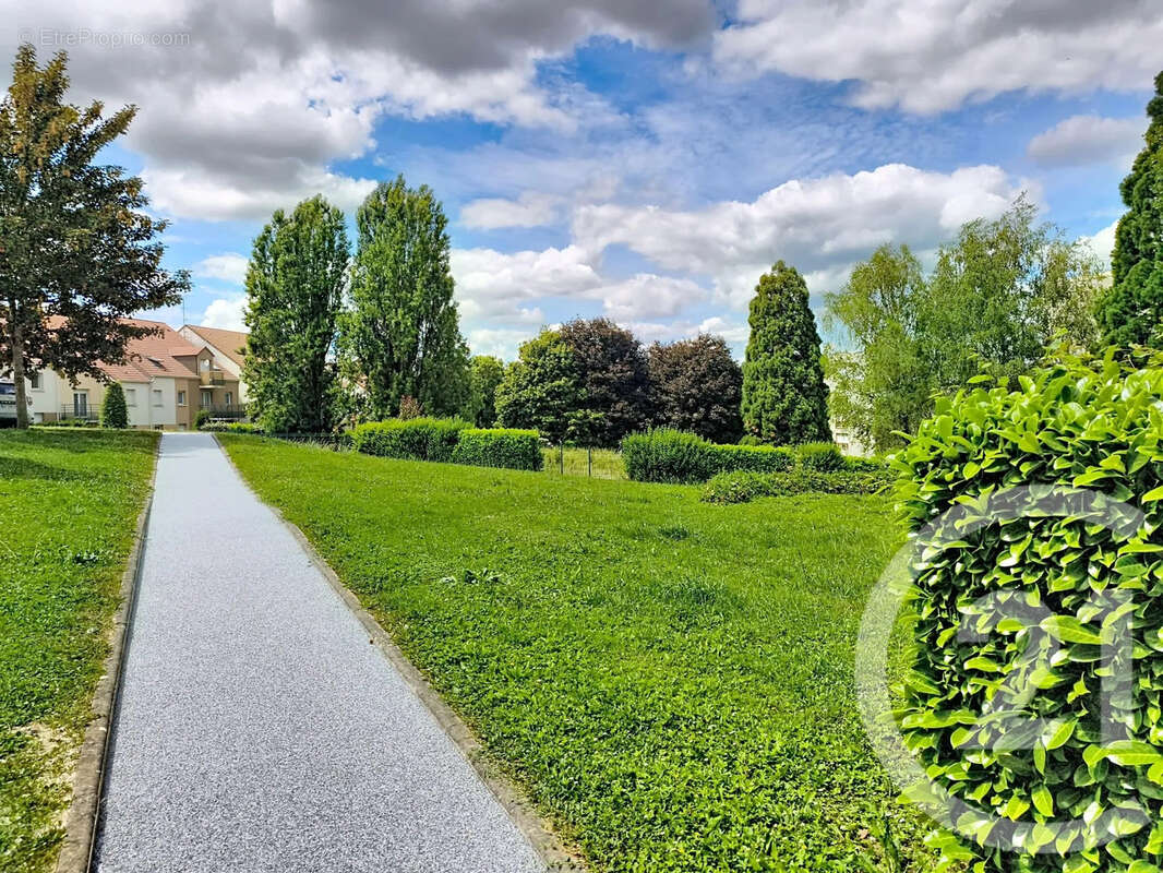 Appartement à VILLENEUVE-SUR-YONNE