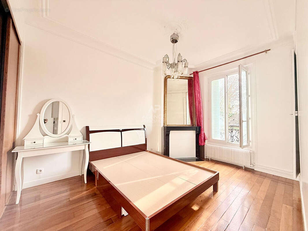 Appartement à HOUILLES