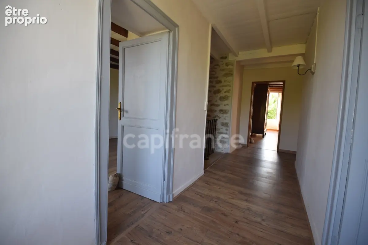 Maison en pierre dans un village de caractère, 4 chambres, garage, dépendances - photo 17