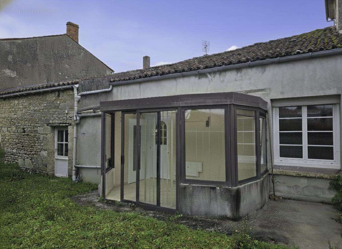 Maison à AUTHON-EBEON