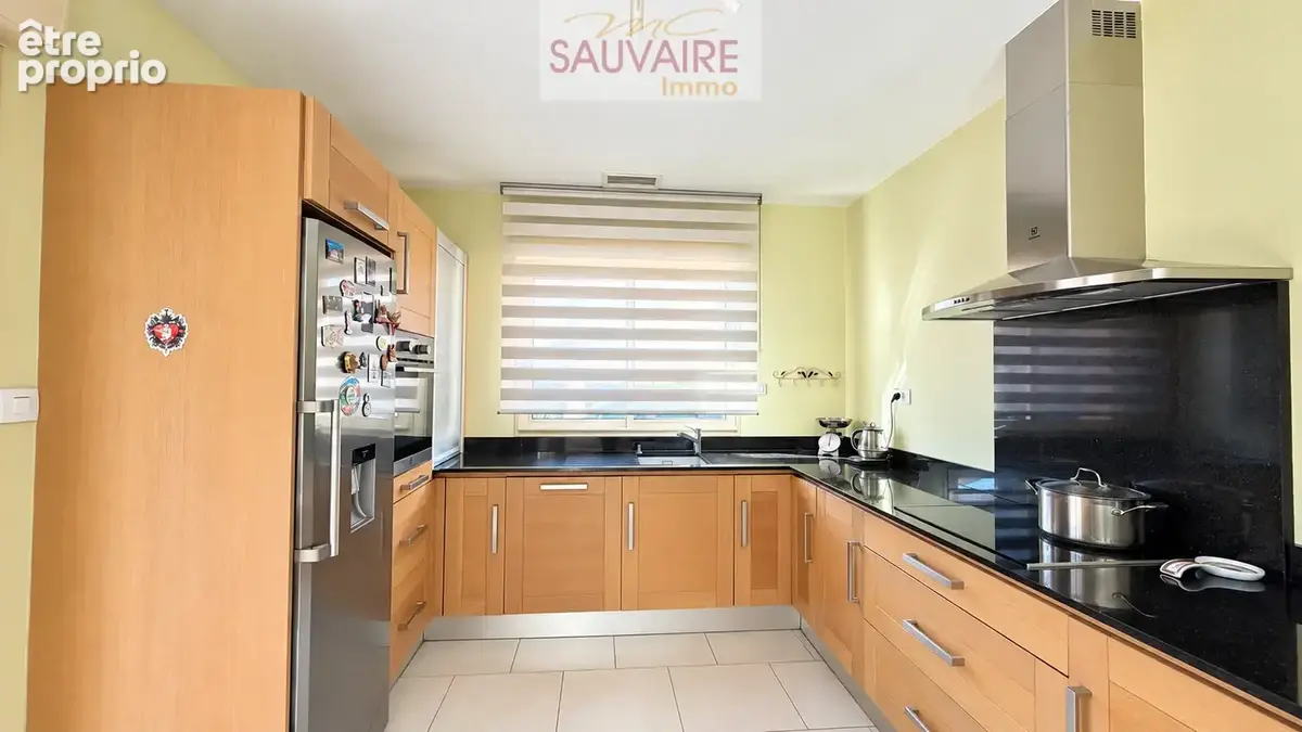 Belle maison de ville 217 m2   Grands volumes et espaces indépendants - photo 7