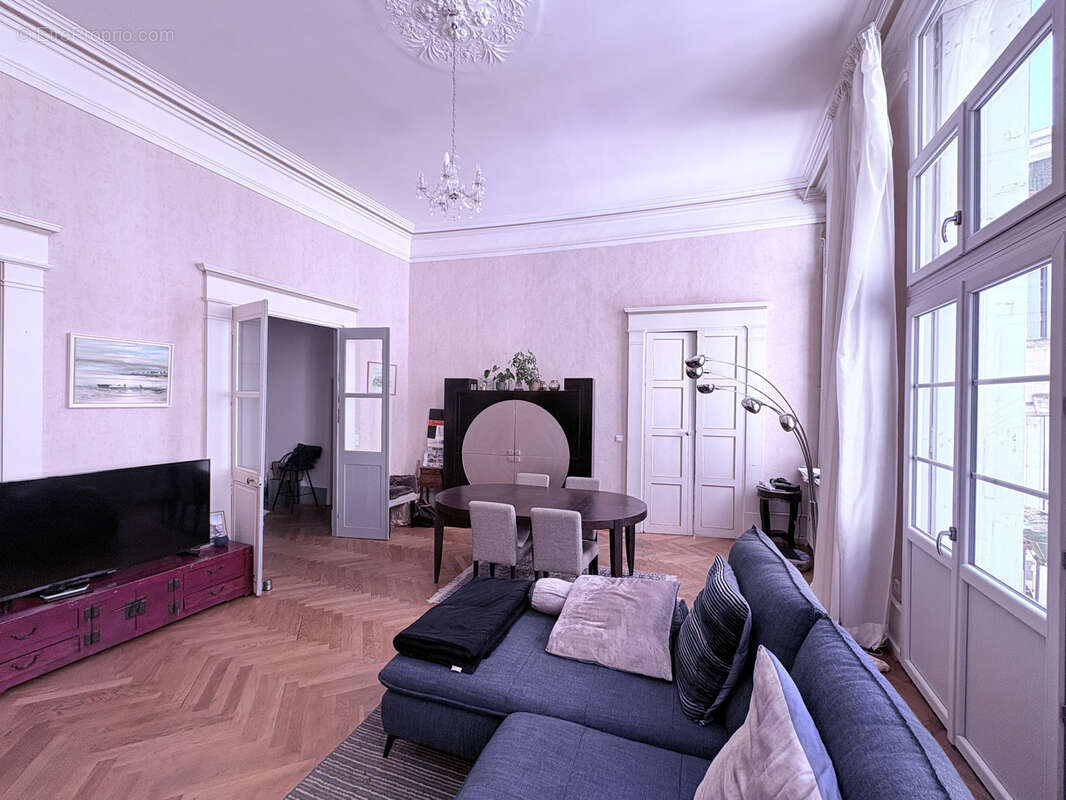 Montpellier Écusson Ancien courrier. Magnifique appartement bourgeois & familial dans la plus belle rue de l'é - photo 4
