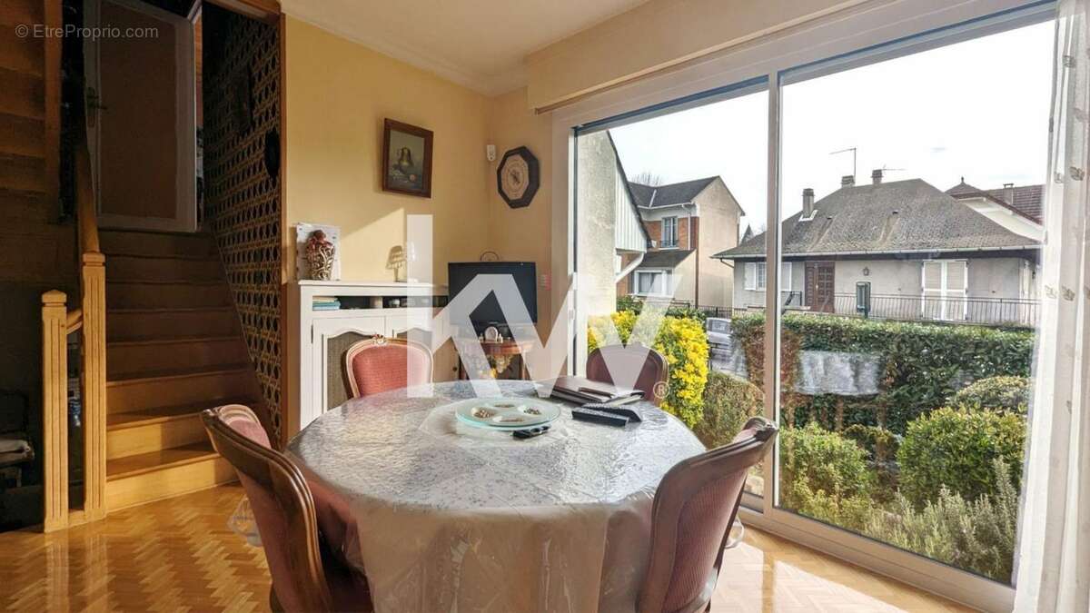 Maison à SAINT-GRATIEN