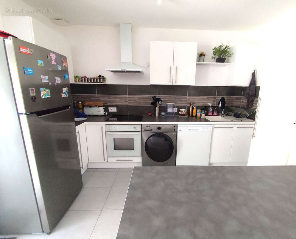 Appartement à JONQUIERES-SAINT-VINCENT