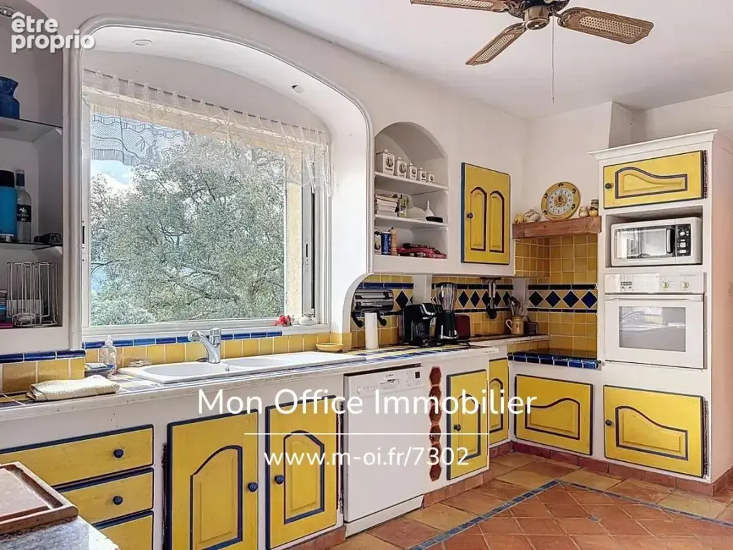 Référence : 7302-les - villa de 200m2 vue sur les collines avec patio et terrasses - photo 11