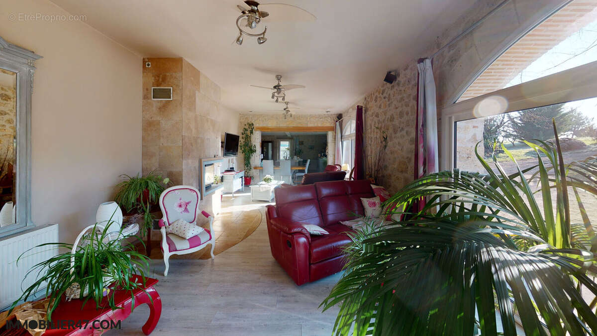 Maison à LAUGNAC