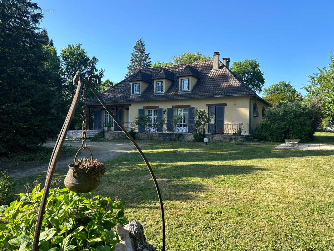 Maison à ANTONNE-ET-TRIGONANT