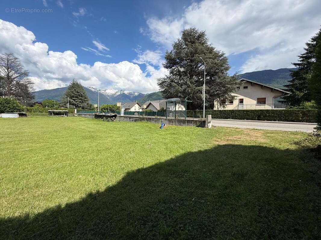 Terrain 2435 m² à Gilly-Sur-Isere  - photo 5