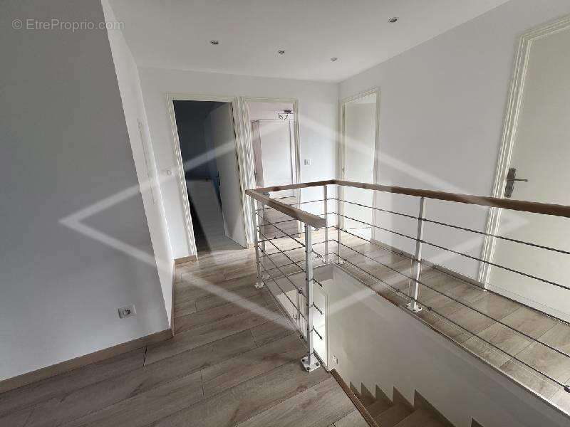Maison à COMBS-LA-VILLE