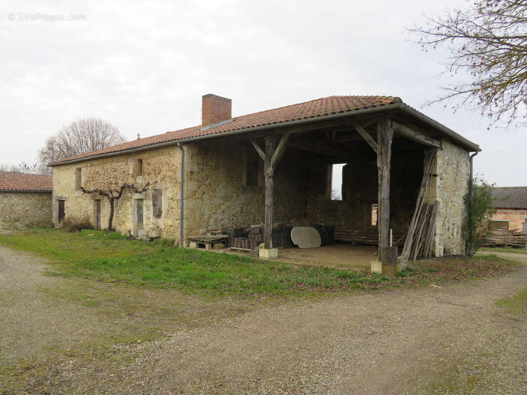 Maison à AIGUILLON