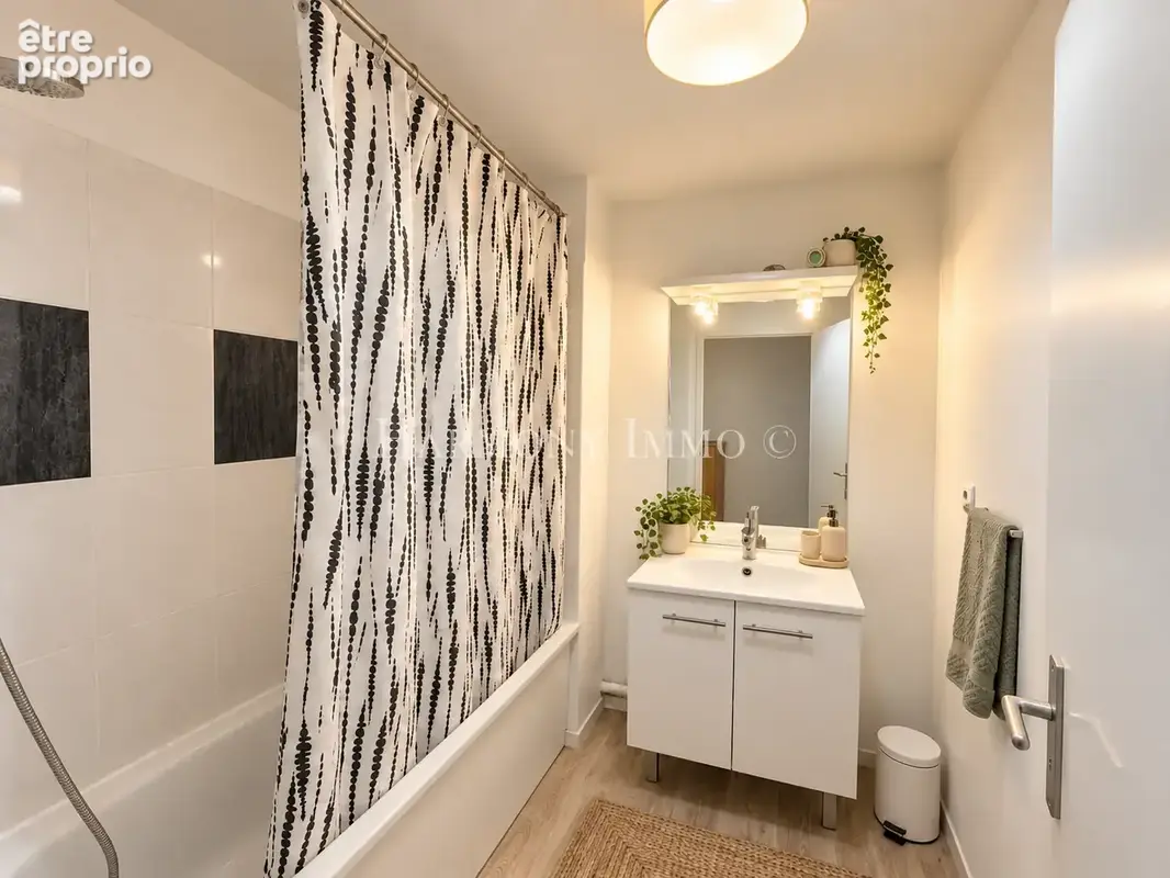 L’esprit maison, le confort d’un appartement… une adresse rare à découvrir ! - photo 6