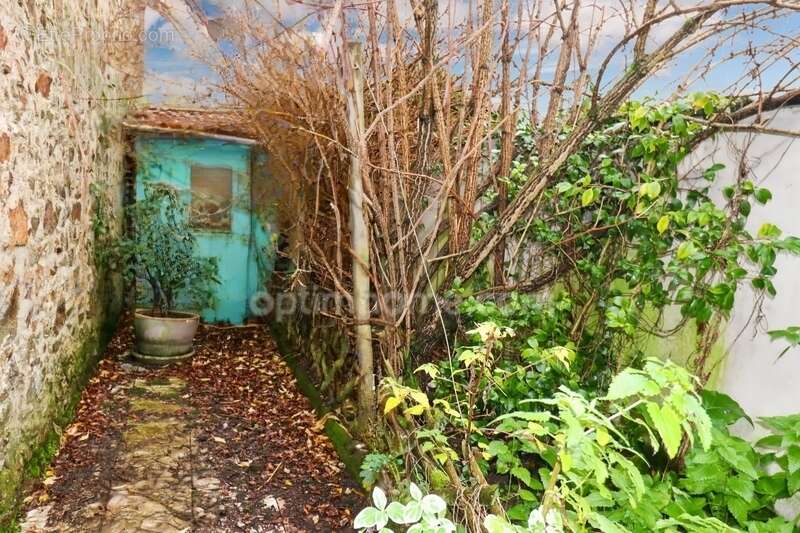 Maison à MAGNAC-LAVAL