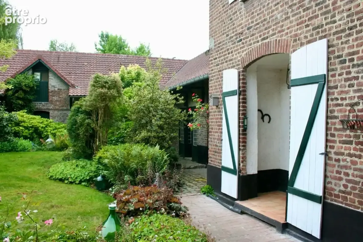 Ferme au carre de caractere avec habitation et revenus locatifs - photo 6