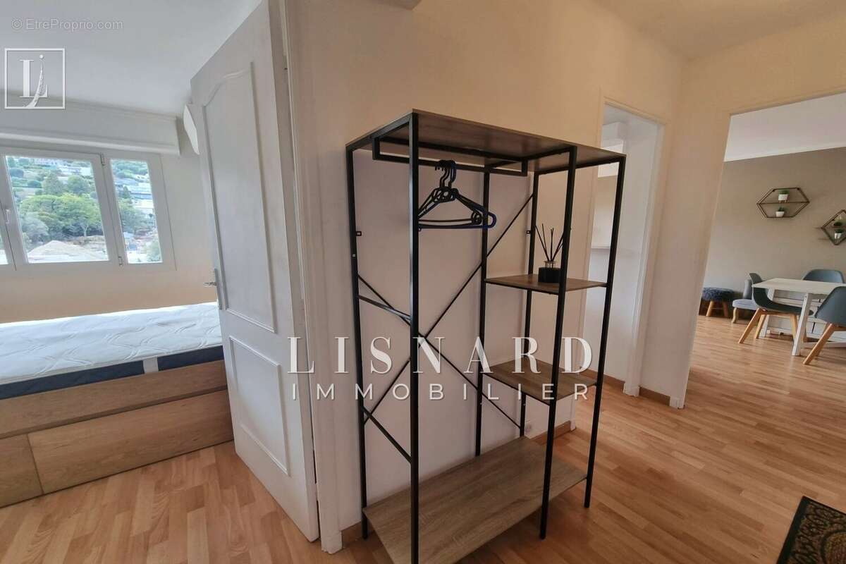 Appartement à VALLAURIS