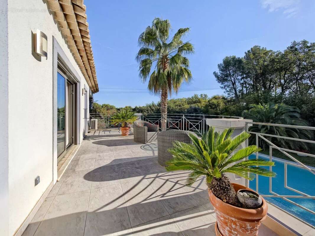 Maison à MOUGINS