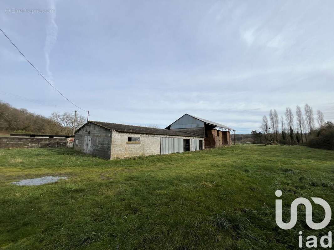 Photo 3 - Terrain à SAINT-SAVIN