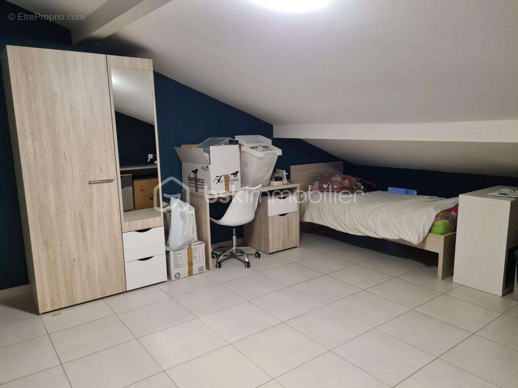 Appartement à COURCELLES-CHAUSSY