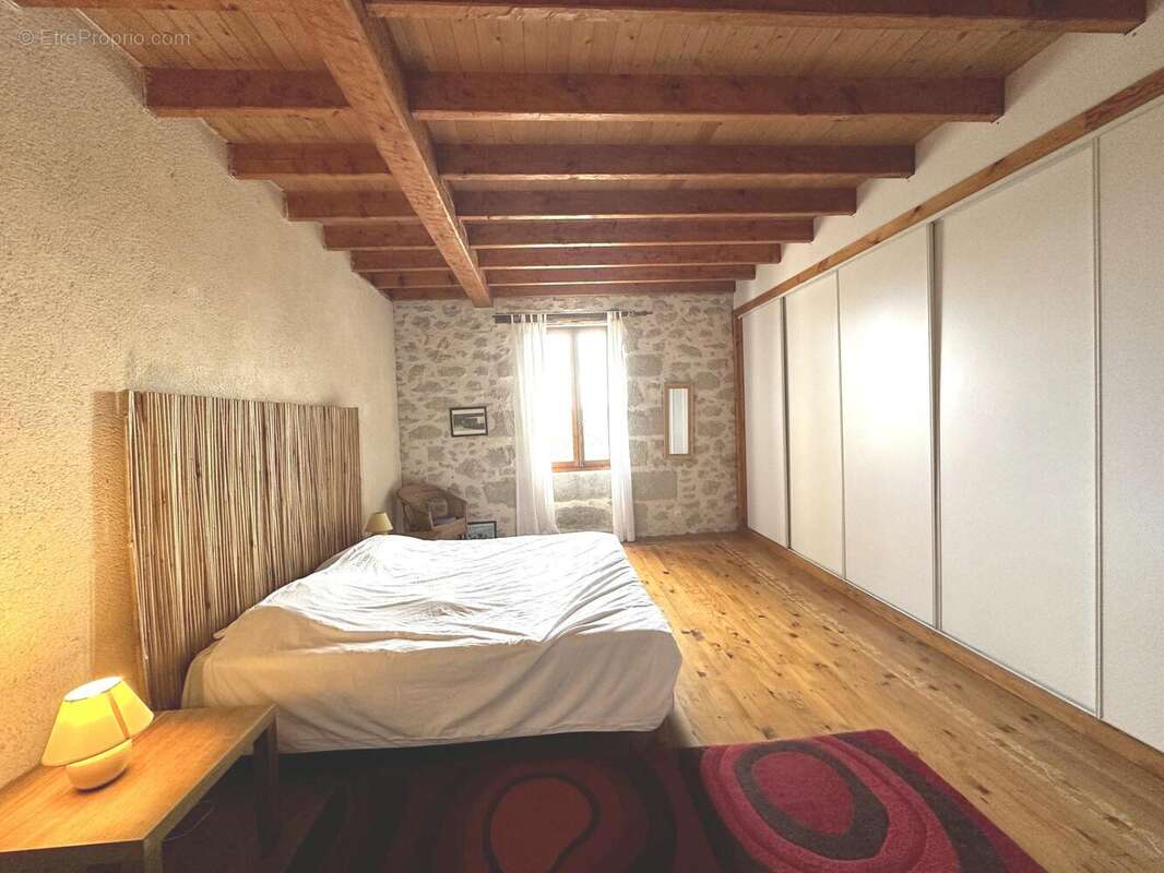 Maison à MONBAHUS